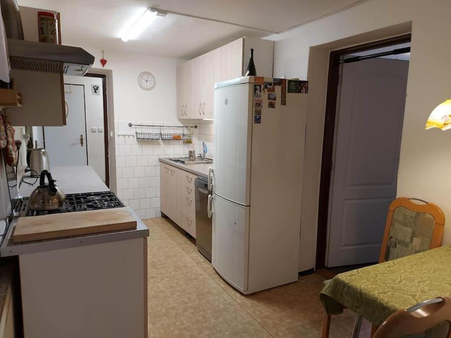 Dum Nedaleko Resovskych Vodopadu Villa Tvrdkov ภายนอก รูปภาพ